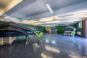 Montageservice im Showroom.